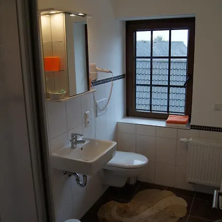 Loni Theisen Kelberg